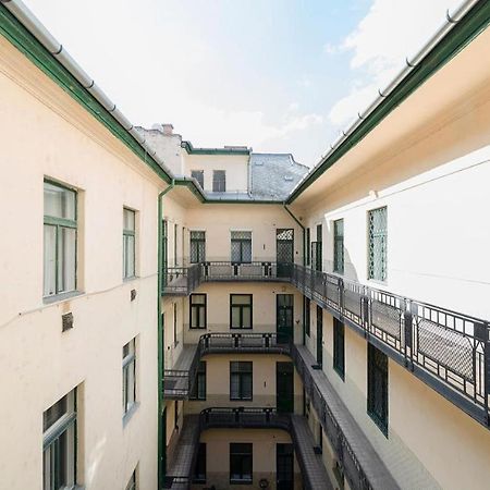 Vaci Street Apartments Budapest Luaran gambar
