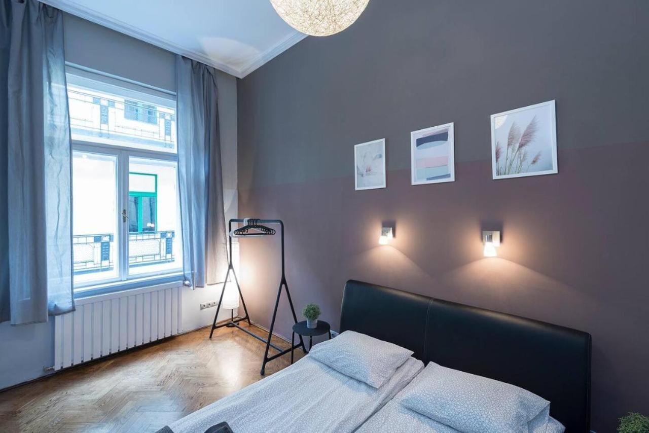 Vaci Street Apartments Budapest Luaran gambar